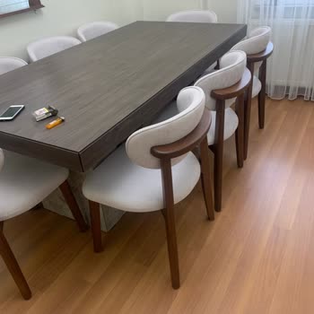 Teslimat Gecikmesi Ve Yanlış Renkli Sandalye Ayakları Şikayeti