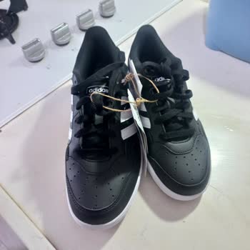 Yanlış Ürün: Tek Ayak Ve Farklı Numara Gelen Adidas Ayakkabı