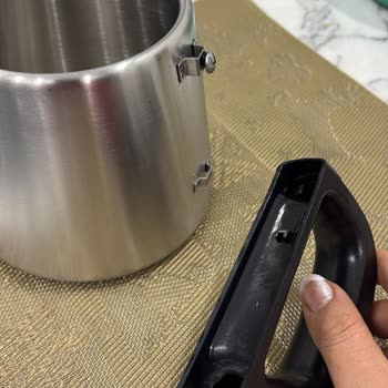 Karaca Çaydanlık Kulpu Kırıldı!