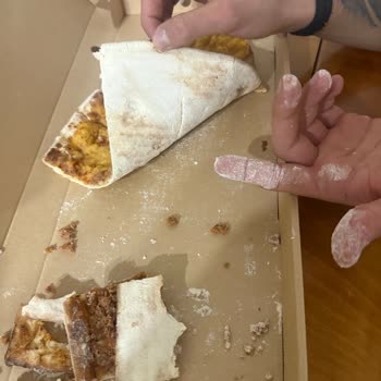 Paketsiz Ve Kirli Pide Çocuğuma Un Döktü, Ücret İadesi Talebi