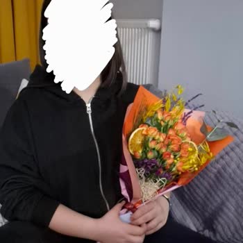 Yanıltıcı Görseller Sebebiyle Küçük Ve Soluk Çiçek Teslimatı