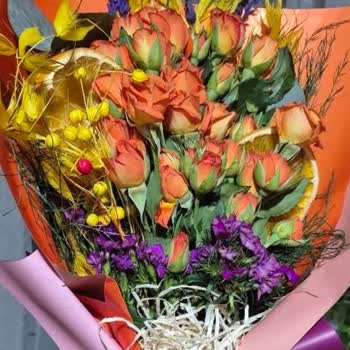 Yanıltıcı Görseller Sebebiyle Küçük Ve Soluk Çiçek Teslimatı