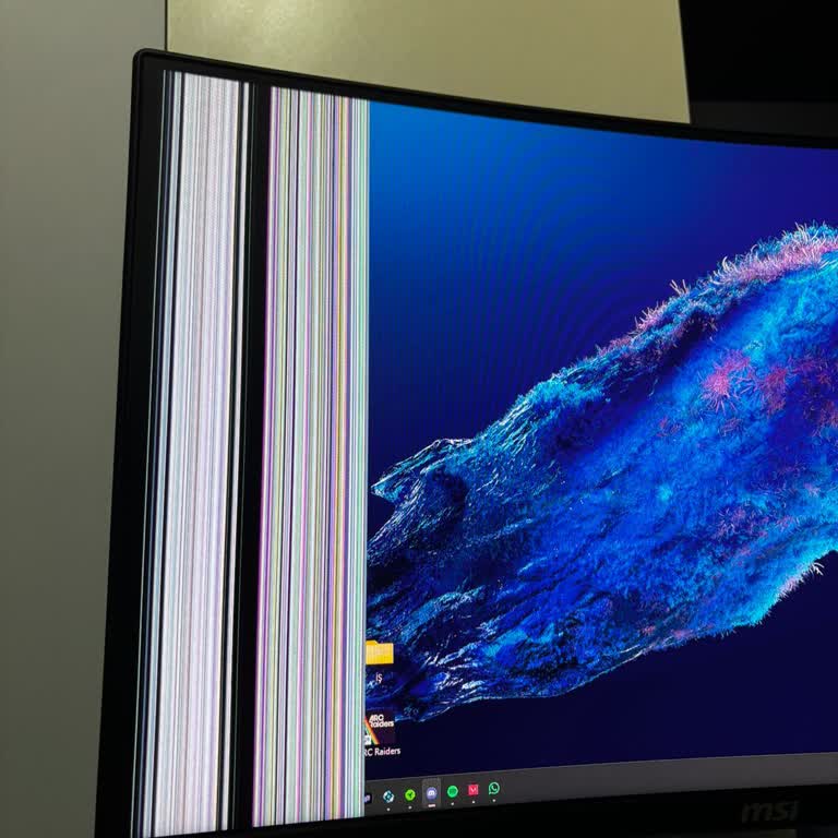 Ürünü kısa süre kullandıktan sonra ekranda çizgiler oluştu