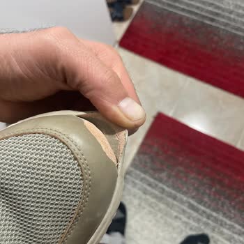 Skechers Mağazasında Üretim Hatası Görülen Ayakkabı İçin Garanti Reddi