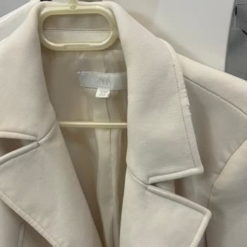 Zara'dan Aldığım Blazer Ceketteki Sökükler Nedeniyle Kargo İle Değişim Talebi