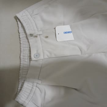 Siparişte 3 Kazak Eksik Ve Pantolon Çamur Lekeli