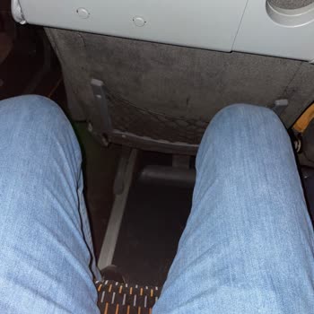 Can Diyarbakır Muavinin Koltuk Değiştirme İznini Reddetmesi ve Ayakkabı Uyarısındaki Ayrımcılık