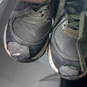 Bir Hafta İçinde Soyulan Spor Ayakkabı İçin İade Talebi