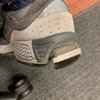 New Balance Ayakkabısının Kısa Sürede Tabanda Kopması Ve Kullanıcı Hatası İddiaları