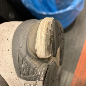 New Balance Ayakkabısının Kısa Sürede Tabanda Kopması Ve Kullanıcı Hatası İddiaları