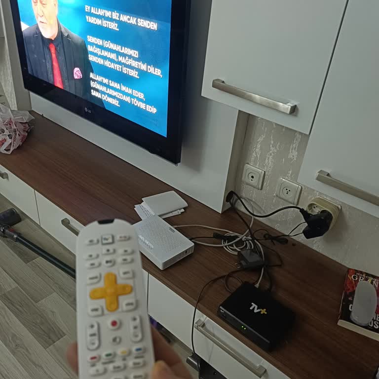 Kumanda Rastgele Kanal Açıyor Ve Değişim Sonrası Da Sorun Çözülmedi