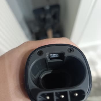 Electrolux Şarjlı Süpürge Bağlantı Tırnağı Kırıldı Garanti Kapsamında Servis Yanıtsızlığı