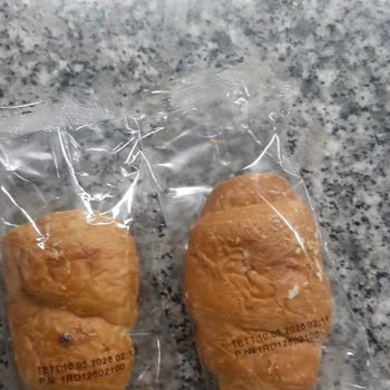 UNO Kruvasan Paketinde Yarım Ve Açık Ürün; İade Talebi Cevap Bekliyor