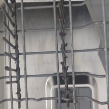 Arçelik Bulaşık Makinesinde Sepet Tellerinin Hızlı Paslanması Ve Kırılması