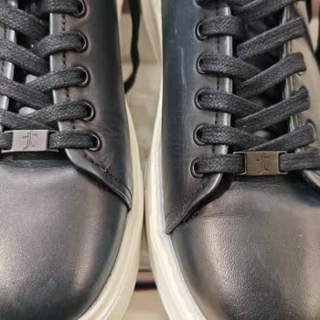 Derili Ayakkabıda Dikiş Hatası, Mağaza Ve Müşteri Hizmetleri Çözüm Sunmadı