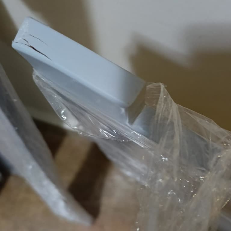 DHL Gönderimimde Kırık Paketler Ve Yardım Eksikliği