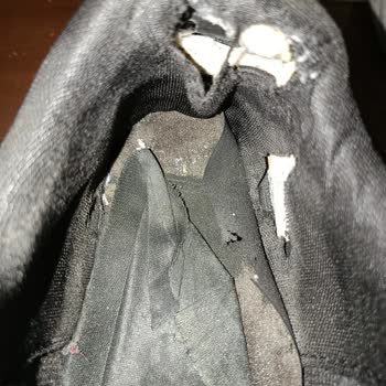 Garanti Süresindeki Puma Ayakkabının Kısa Sürede Parçalanması Ve FLO'nun Sorumsuz Yaklaşımı