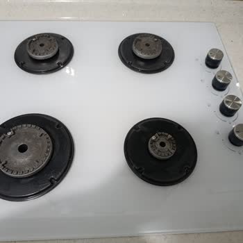 Teka Built-In Cooktop Shows Permanent Stains and Discoloration