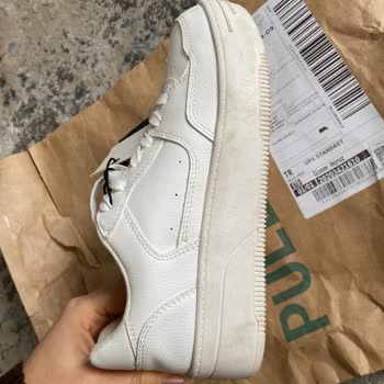 Pull & Bear envía zapatos usados y retrasa entrega en pedido online