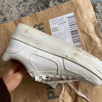 Pull & Bear envía zapatos usados y retrasa entrega en pedido online