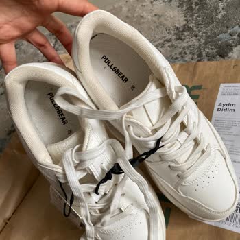 Pull & Bear envía zapatos usados y retrasa entrega en pedido online