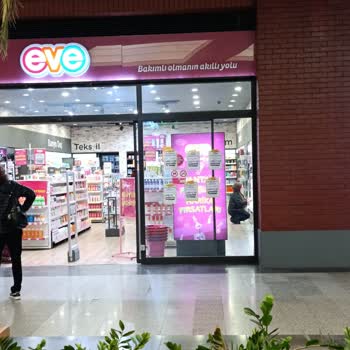 Yanlış Renk Ve Tonlarda Ürünler, İlgisiz Personel