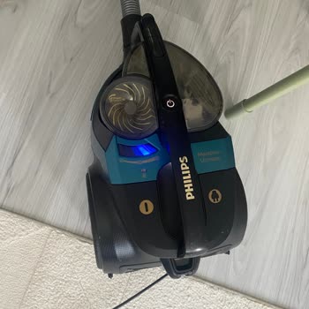 5 Yıl Garantili Söylenen Süpürge Başlığı Tekerlek Arızası İçin Ücretsiz Değişim Talebi