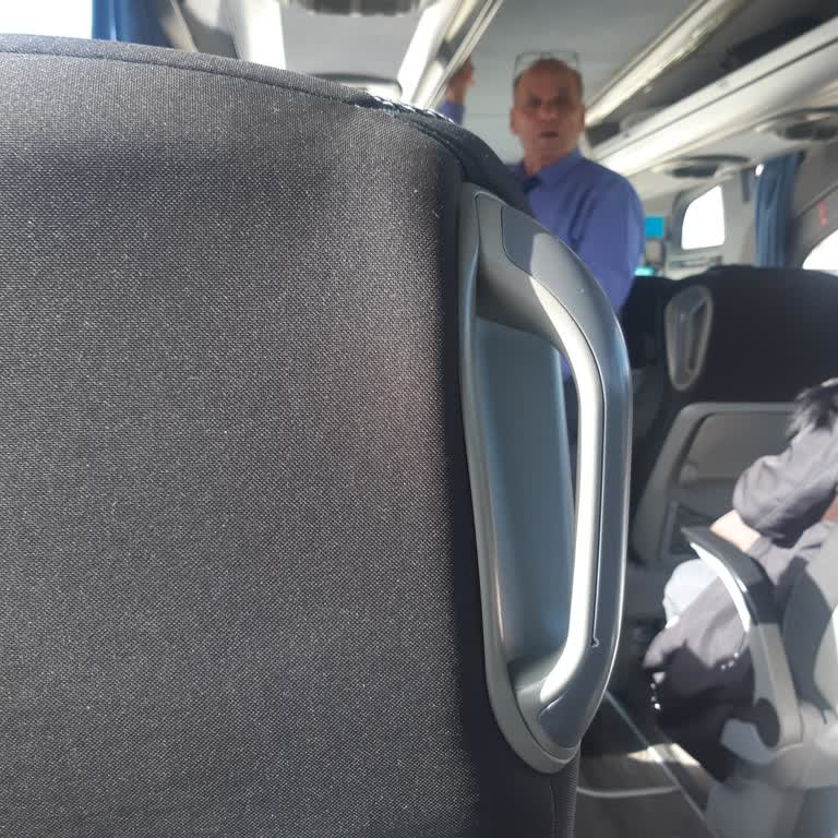 Sarıkız Turizm Muavinin Otoriter Ve Saygısız Tavrı Yolculuğu Kötü Etkiledi