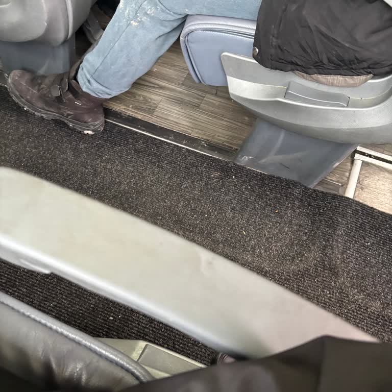 Kamil Koç Otobüsünde Gecikme, Kirli İç Mekan Ve Personel Cevapsızlığı