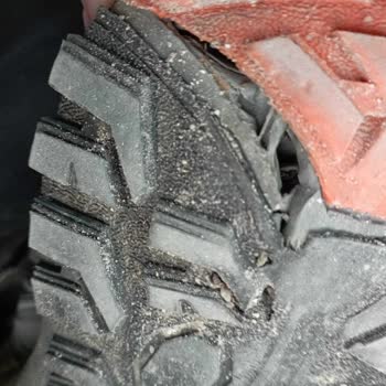 Ayakkabının Tabanı Kısa Sürede Yarıldı Ve Değişim İstiyorum