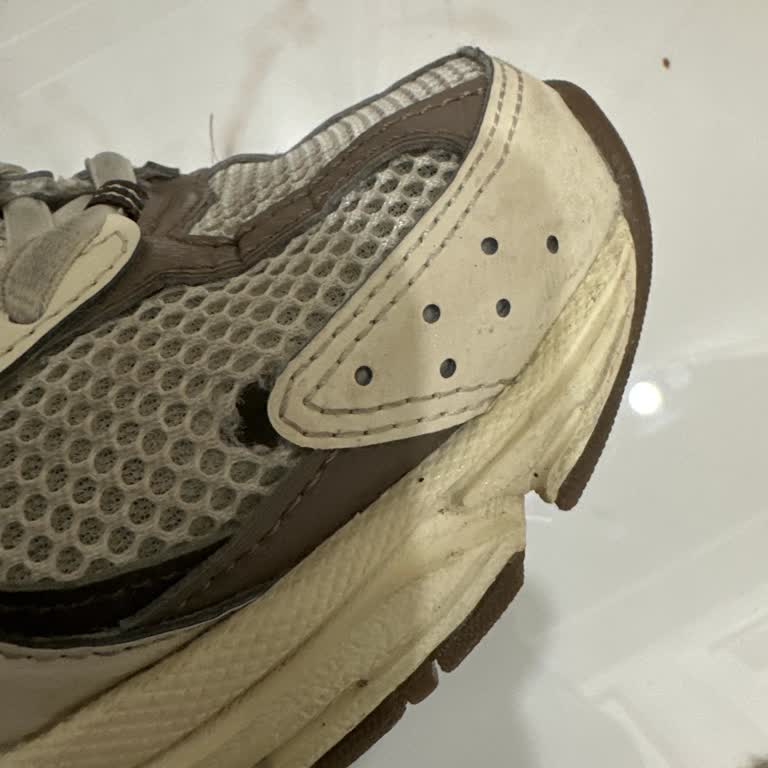 New Balance 530 Ayakkabısının Kısa Sürede Yırtılması Ve Kullanıcı Hatası İddiası