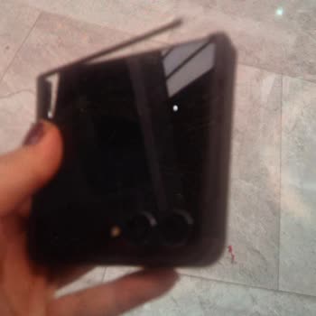 Üç Bin TL'lik Orijinal Telefon Kılıfı Deforme Oldu, Mağaza Çözüm Sunmadı