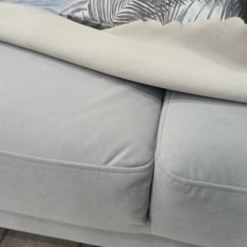 150.000 TL'lik Koltuk Takımının Süngeri 1 Ayda Çöktü, Servis Müdahale Etmedi