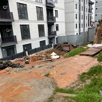 Sultanbeyli Belediyesi İnşaat Şirketi Yol Ve Alanı Çamurla Kapladı, Ev Sahibi Mağdur