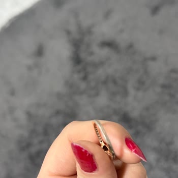 Pembe Taşlı Yüzükte Kararma Ve Soyulma, Dayanıklılık Sözü Boşa Çıktı