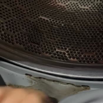 Electrolux Çamaşır Makinesinde Körük Kokusu Ve Küf Sorunu Garanti Kapsamında Çözülmedi