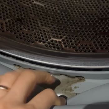 Electrolux Çamaşır Makinesinde Körük Kokusu Ve Küf Sorunu Garanti Kapsamında Çözülmedi