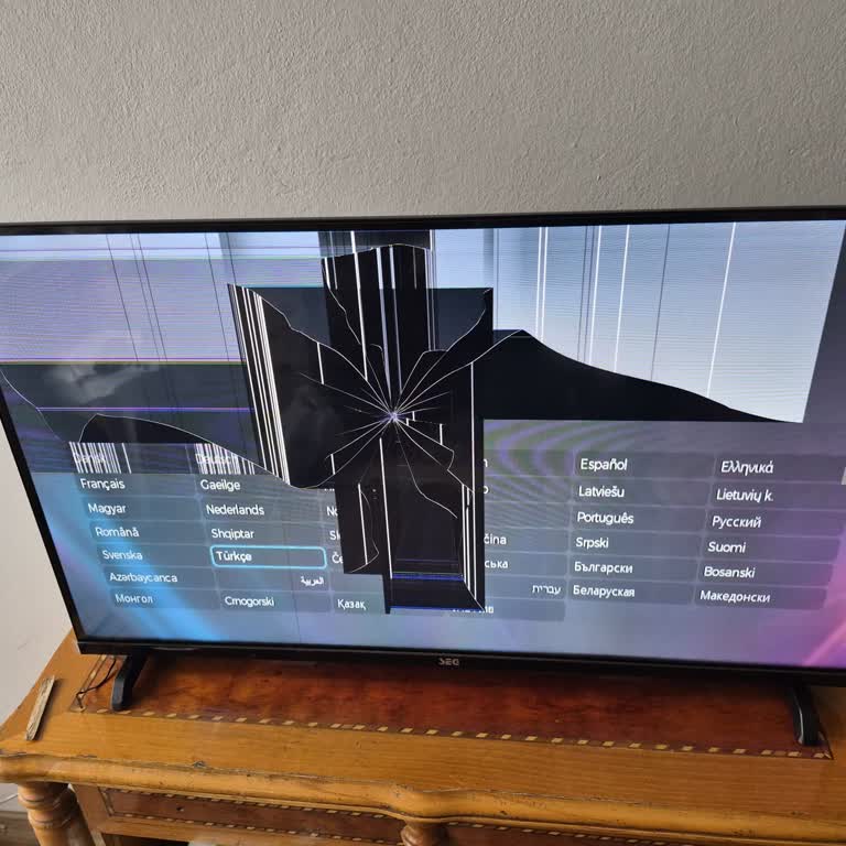 Kırık Ekranlı TV’ye Servis Ücreti İstemi Ve Değişim Reddi