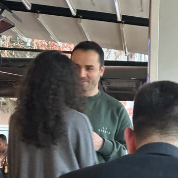 Şantiye Pub’da Garsonların Küfürlü Konuşması Ve Öpüşmesi İşten Çıkarılmalı