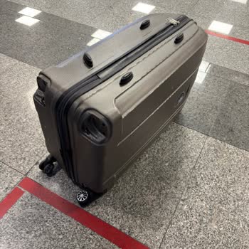 Pegasus Uçuşunda Bagaj Tekerlekleri Kırıldı Ve Cevap Almadım