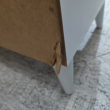 Afilli Mobilya'dan Gelen Portmantoda Çizik Ve Çatlak Sorunları