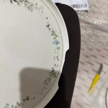 Kırık Çeyiz Servis Tabağı Teslim Edildi, Mağaza Yanıt Vermiyor