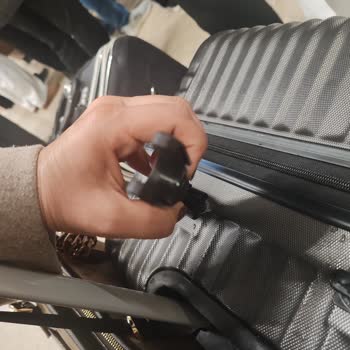 Ajet Uçuşunda Bagajım Kırıldı Ve Çekme Sapı Koptu