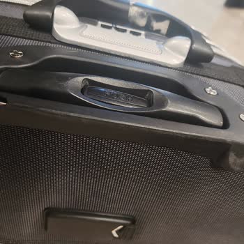 Ajet Uçuşunda Bagajım Kırıldı Ve Çekme Sapı Koptu