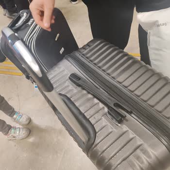 Ajet Uçuşunda Bagajım Kırıldı Ve Çekme Sapı Koptu