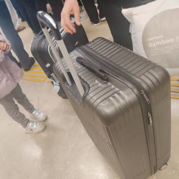 Ajet Uçuşunda Bagajım Kırıldı Ve Çekme Sapı Koptu