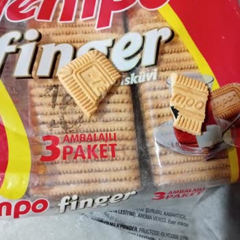 Tempo Finger Bisküvi İçinde Siyah Bir Cisim