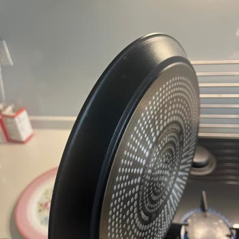 Tefal Teflon Tavamda Sürekli Lekeler Ürün Değişimi Gerekiyor