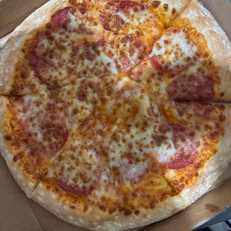 Sos Olmadan Sunulan Pizza Ve İlgisiz Personel Şikayeti