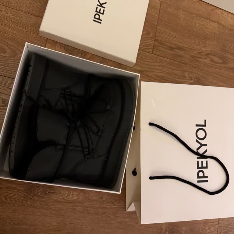 Aynı Botlarda Çifte Standart Ve Su Aldığı İçin Ürün İadesi Talebi